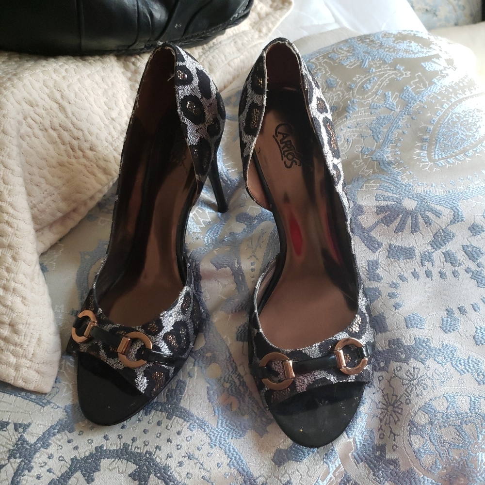Carlos Santana Black and Gold Open Toe Pumps 10